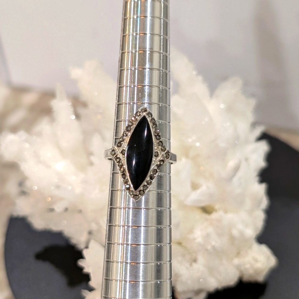 Sterling Silver & Black Onyx Ring - Picture 8 of 8